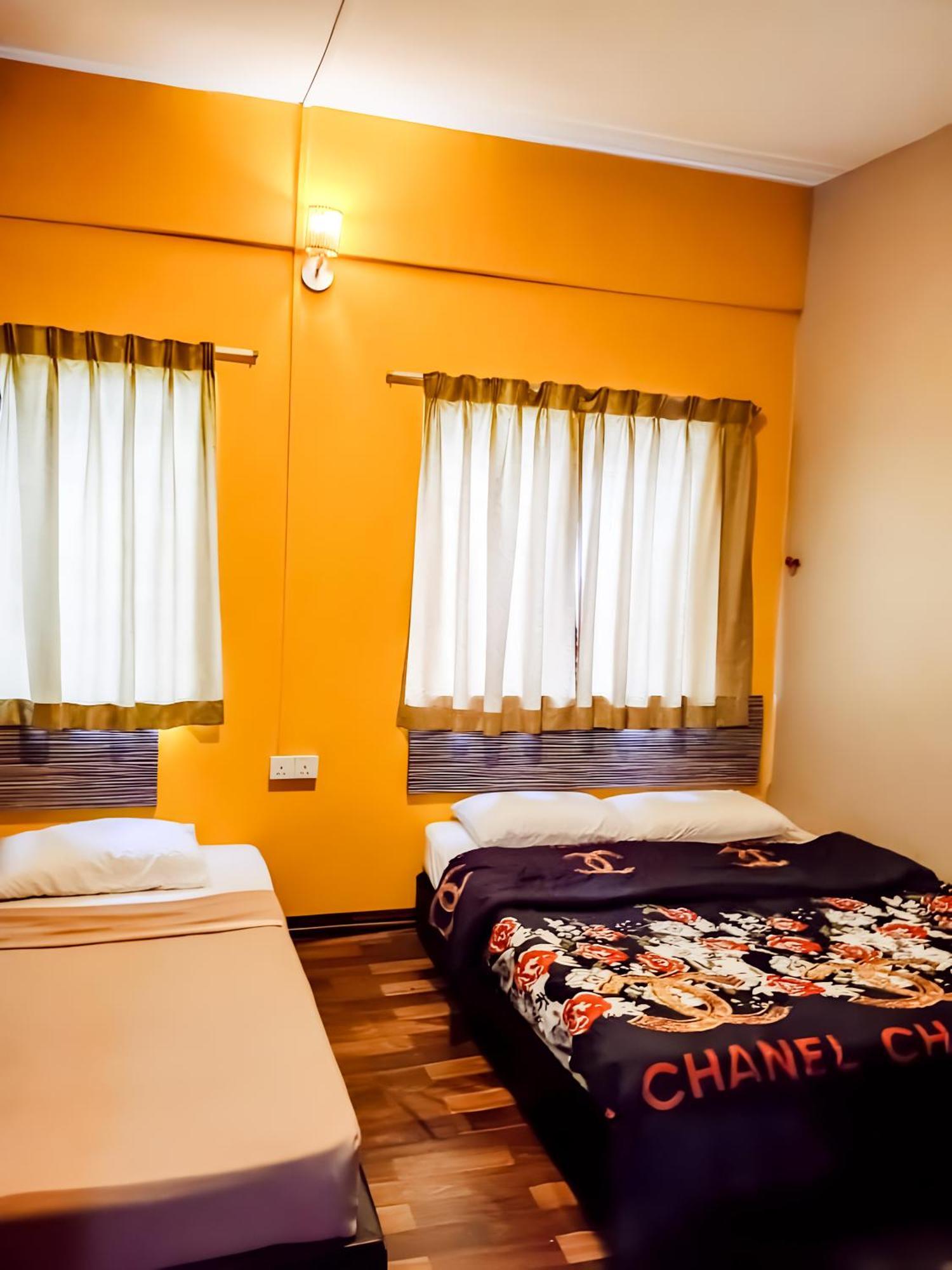 Brilliant Empire Hotel Malacca Екстер'єр фото